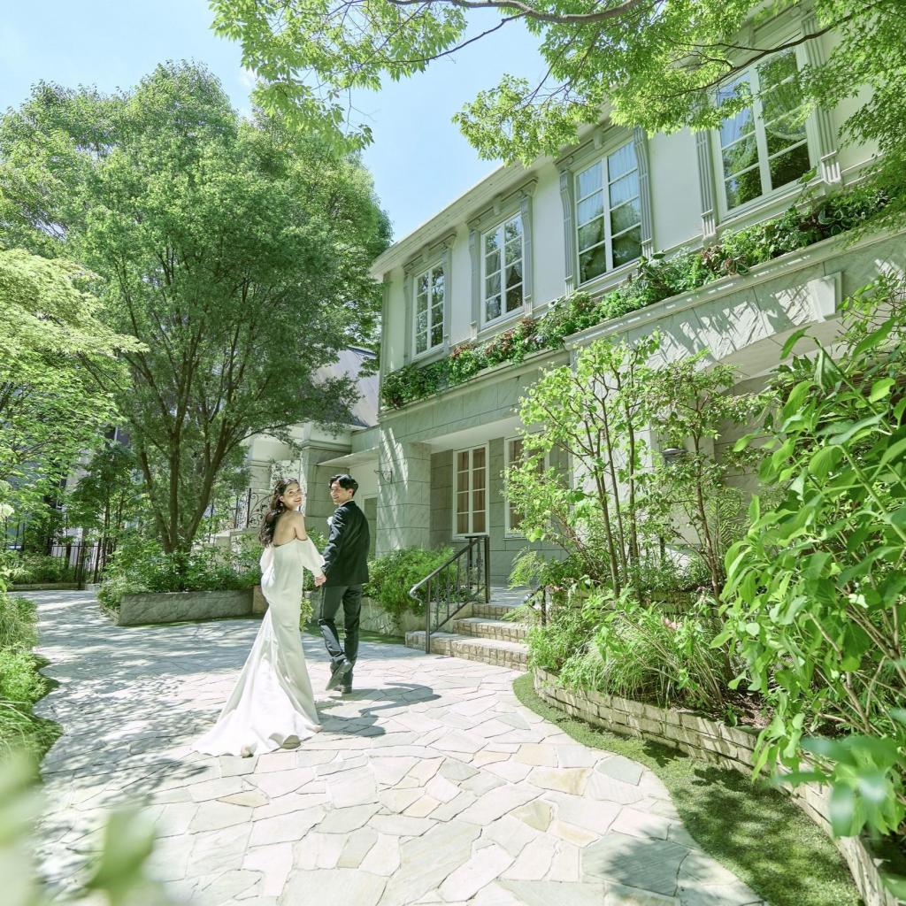 【緑溢れる勾当台駅5分】自然光チャペル×貸切邸宅のガーデン婚体験